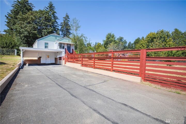 Property Photo: 1723 Snyder Avenue WA 98312