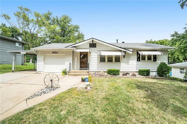 Property Photo:  7404 NW 75th Street  MO 64152 