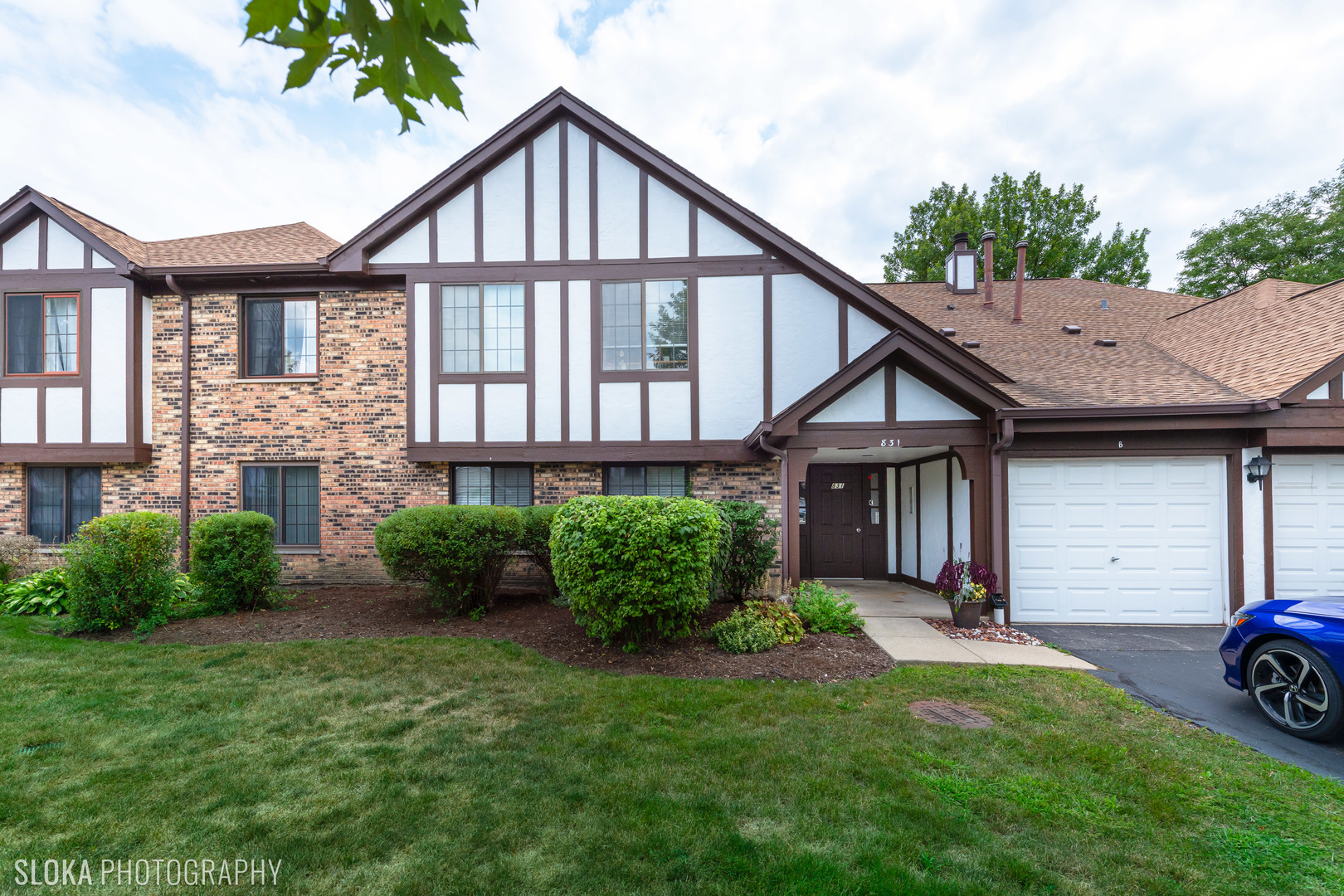 Property Photo:  831 Yosemite Trail D  IL 60172 