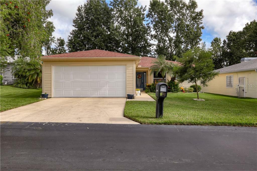 Property Photo:  29211 Princeville Drive  FL 33576 