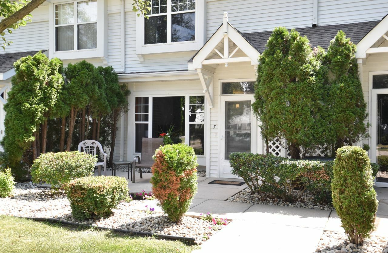 Property Photo:  6168 S Creekside Dr 7  WI 53110 