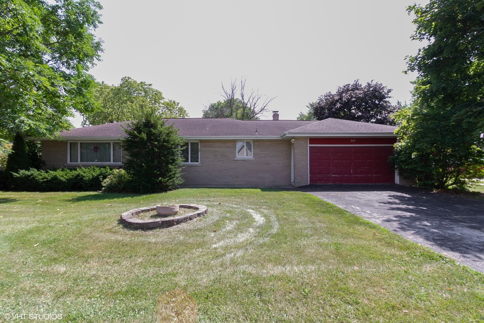 Property Photo:  264 East 3rd Street  IL 60941 