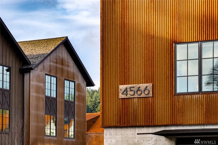Property Photo:  4566 Flying Goat C140/C240 Ave NE  WA 98110 