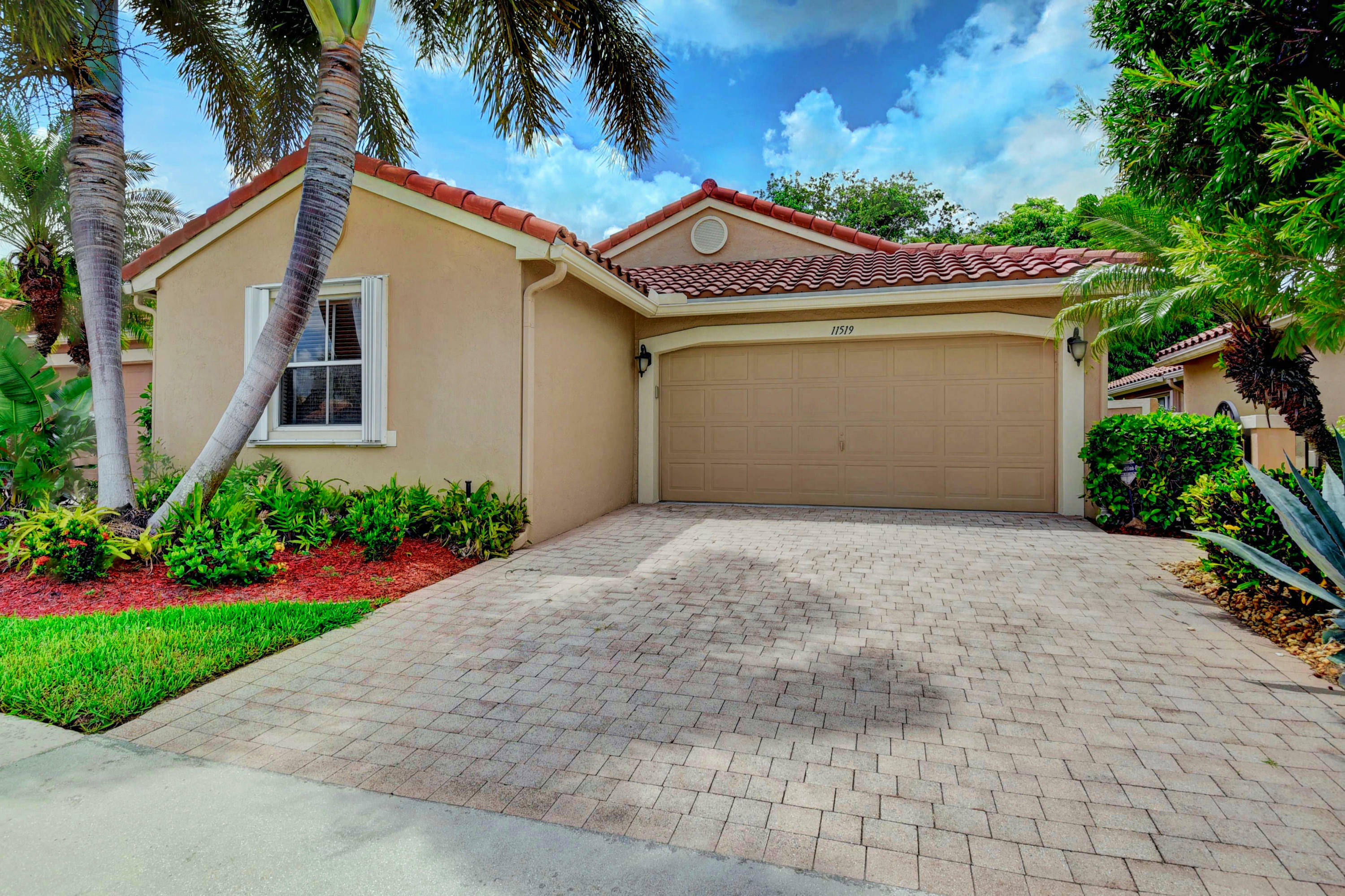 Property Photo:  11519 Colonnade Drive  FL 33437 