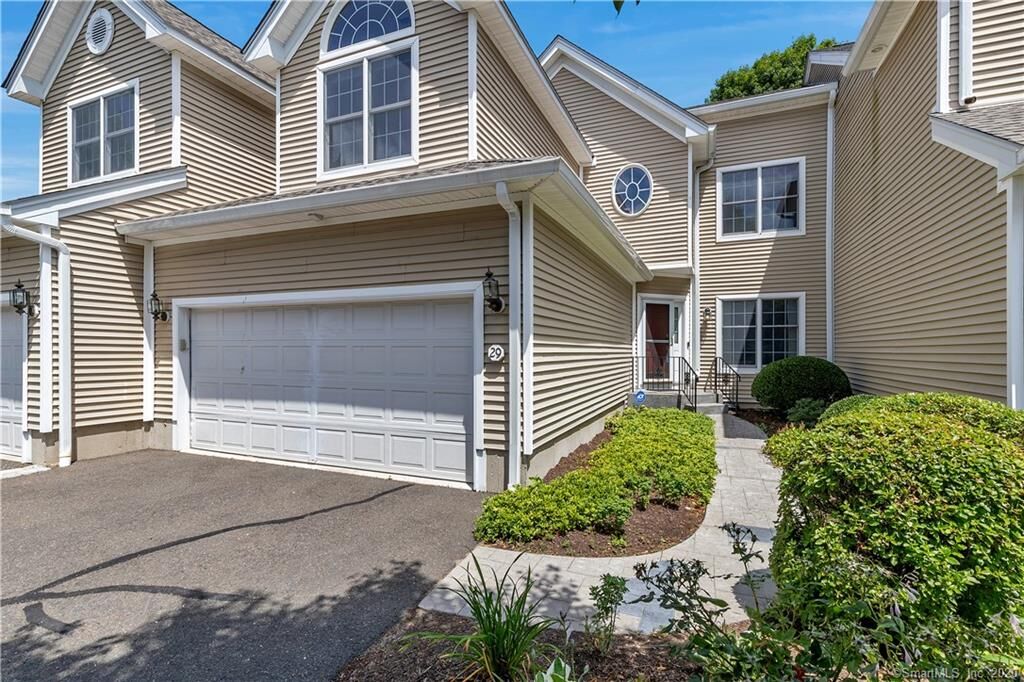 Property Photo: 29 Regency Circle CT 06611