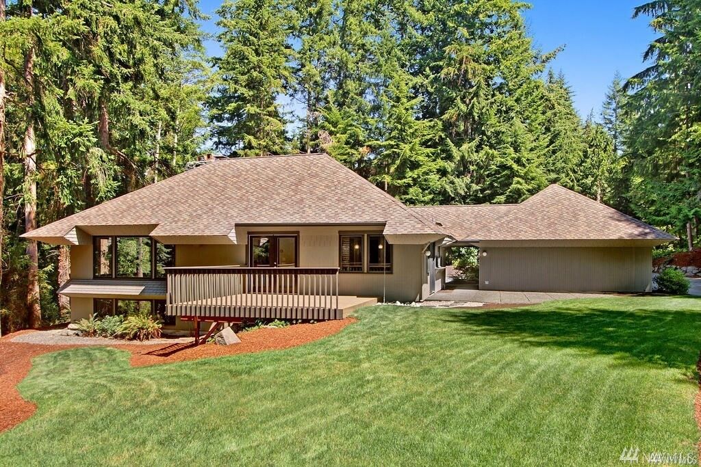 Property Photo: 8364 Olympic View Dr WA 98026