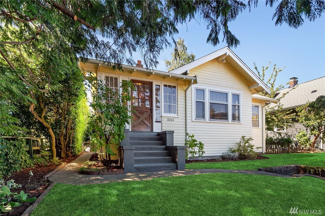 Property Photo: 3261 42nd Avenue SW WA 98116