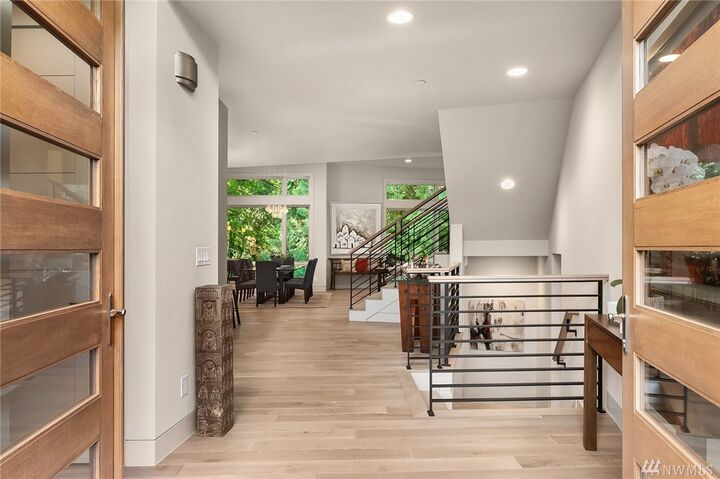 Property Photo: 10409 NE 43rd Street WA 98033