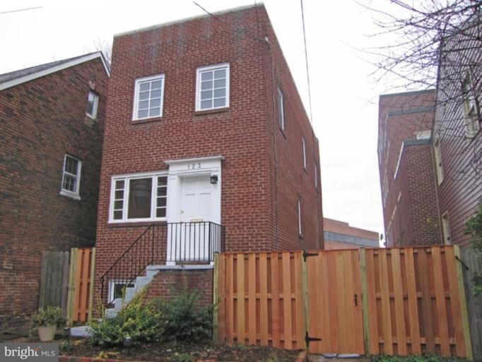 Property Photo:  123 S West Street  VA 22314 