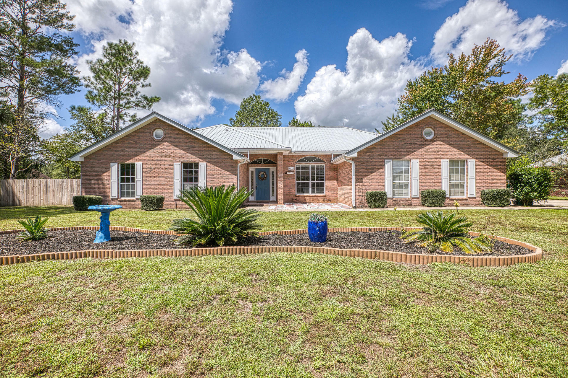 Property Photo:  4678 Palmetto Court  FL 32539 