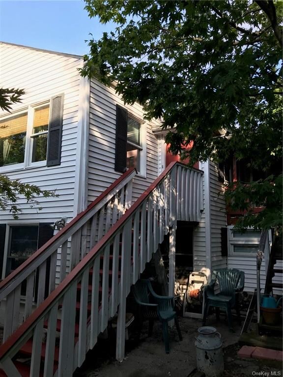 Property Photo:  6 Mary Avenue  NY 10541 