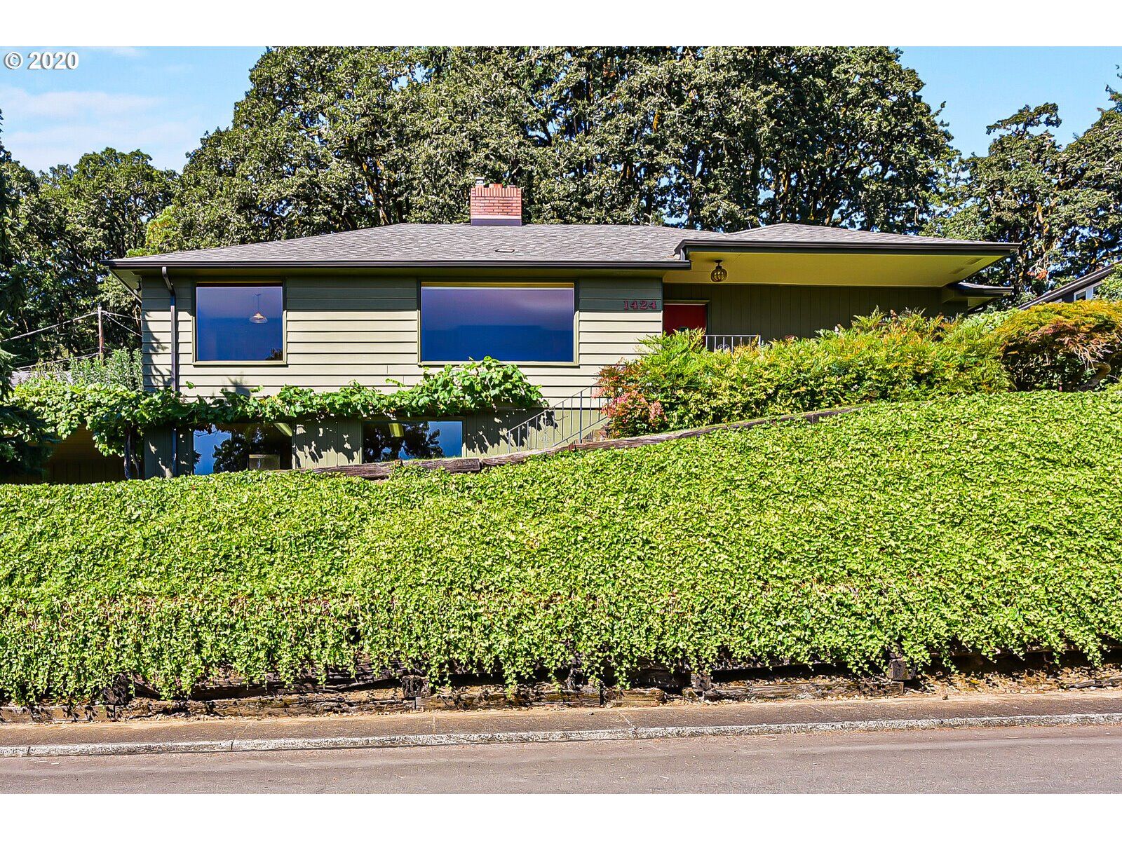 Property Photo:  1424 NW Vista Pl  OR 97330 