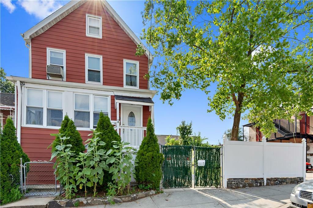 Property Photo:  3431 Gunther Avenue  NY 10469 