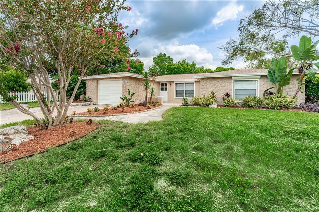 Property Photo:  9416 Maxwell Lane  FL 34668 