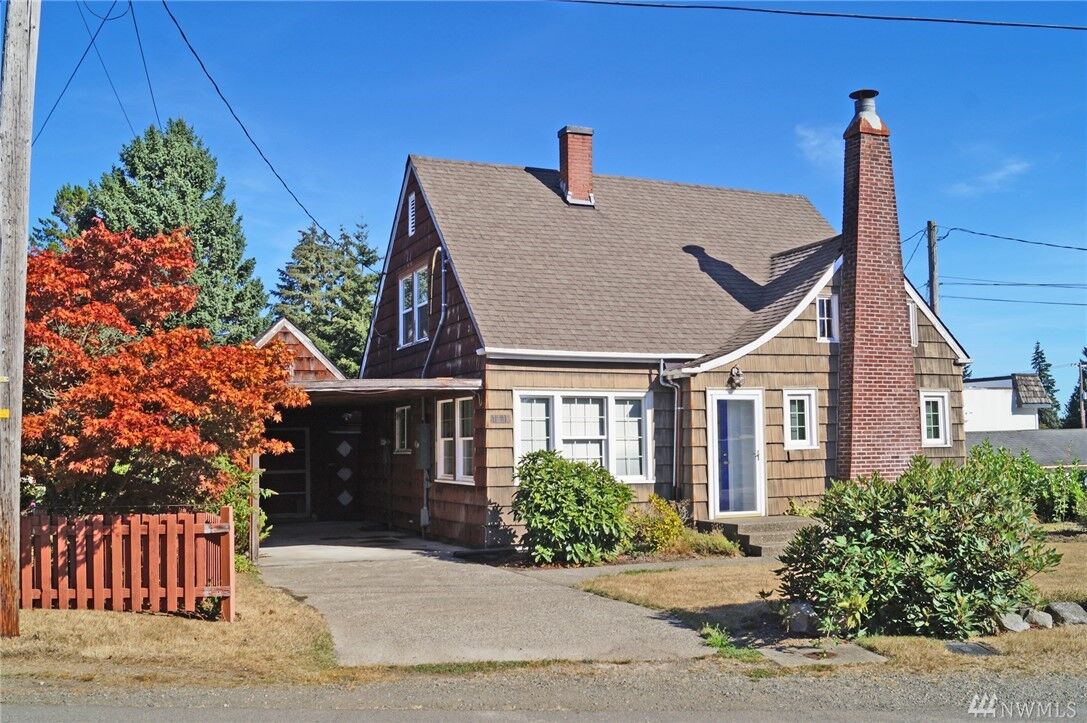 Property Photo:  1712 Summit Dr  WA 98584 