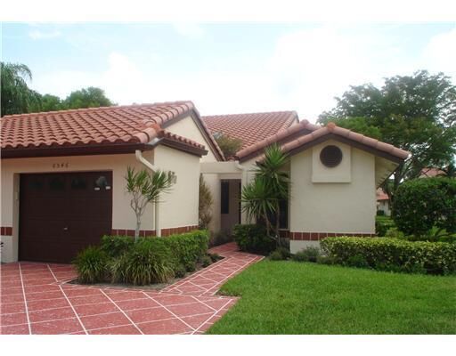 Property Photo: 6546 Royal Manor Circle FL 33484