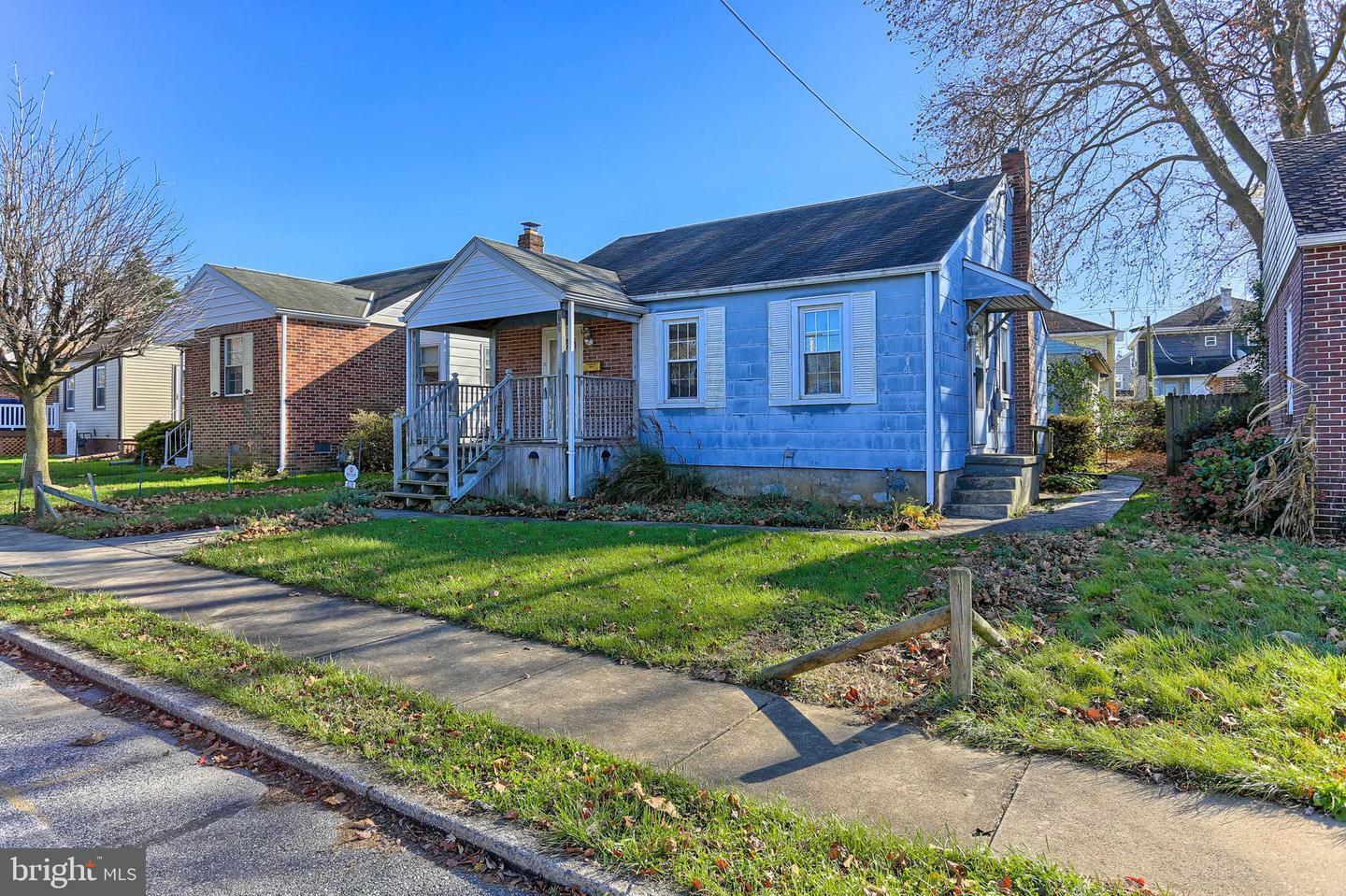 Property Photo:  828 E Maple Street  PA 17403 