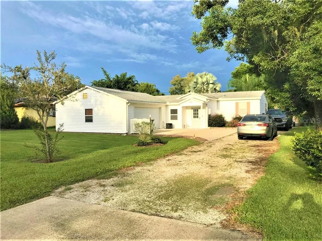 Property Photo: 33648 Lincoln Road FL 34788