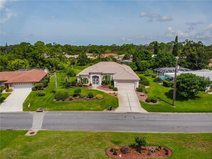 Property Photo: 421 Signorelli Drive FL 34275