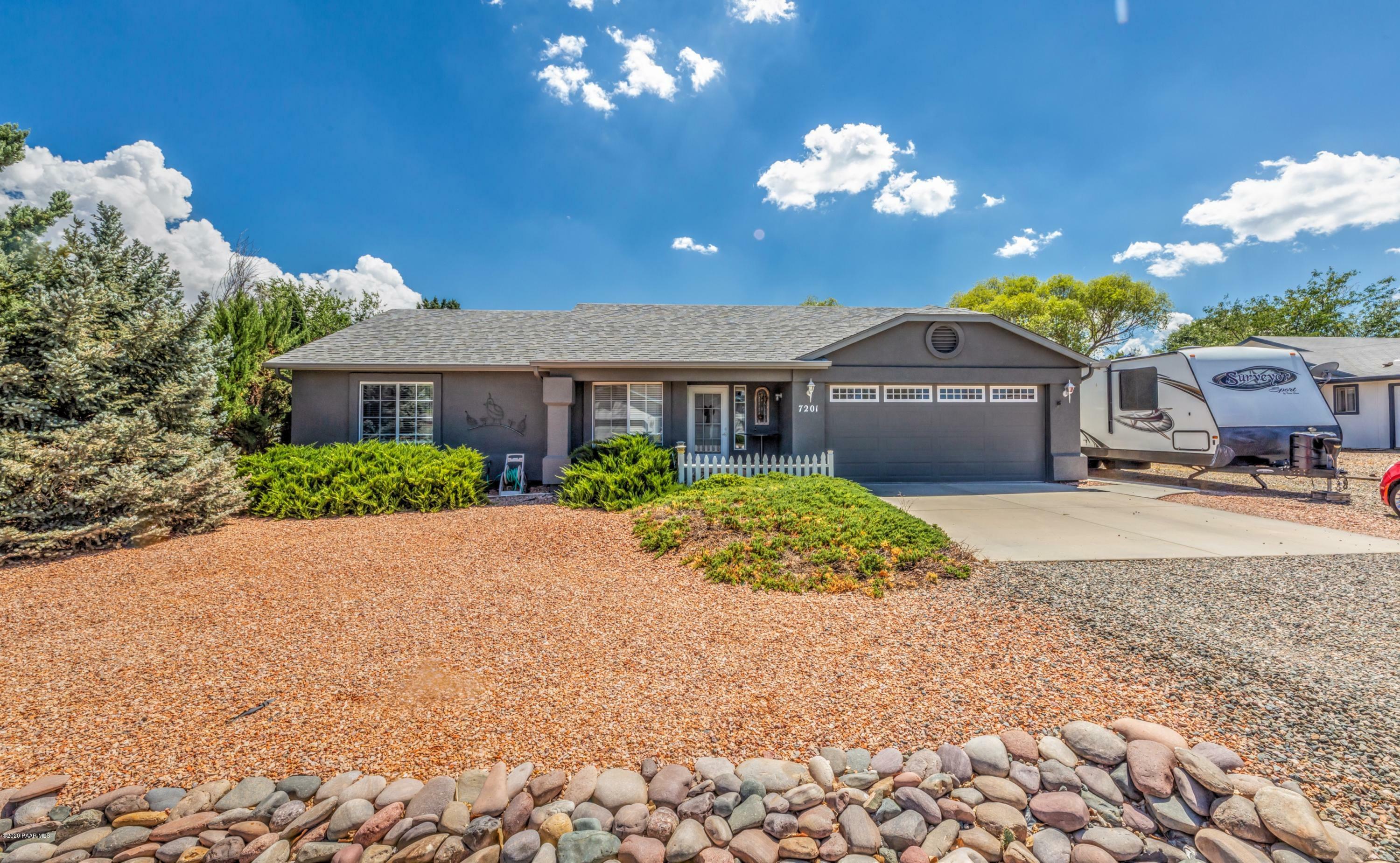 Property Photo: 7201 E Lobo Way AZ 86314