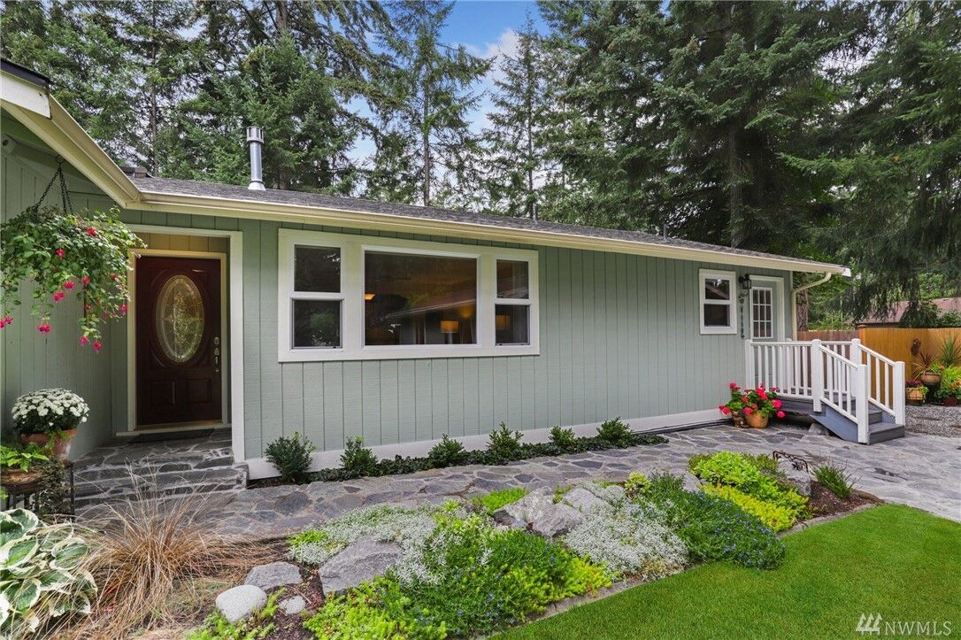 Property Photo: 828 Island Boulevard WA 98333