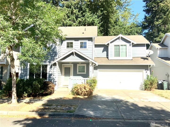 Property Photo: 907 27th Ave SE WA 98374