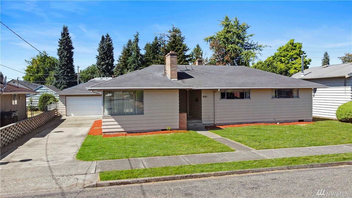 Property Photo:  401 N St NE  WA 98002 