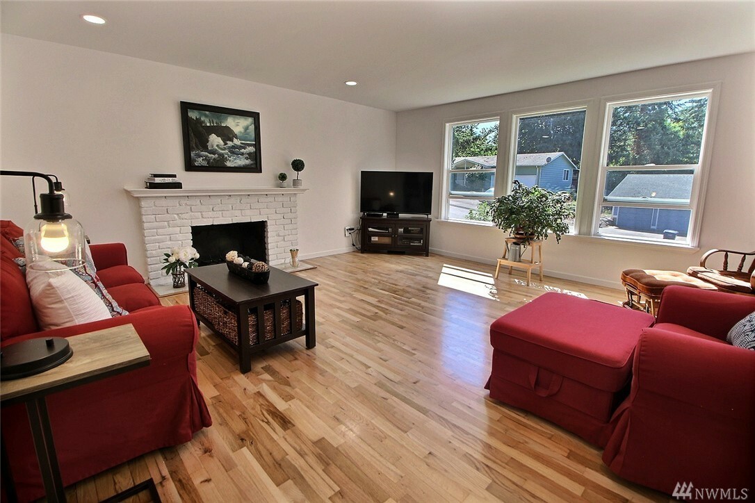Property Photo: 13522 SE 173rd Place WA 98058