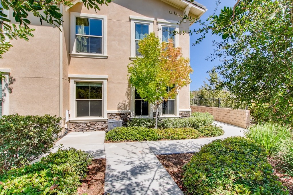 Property Photo:  6680 Canopy Ridge Ln 2  CA 92121 