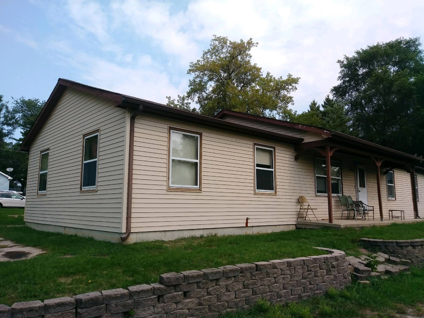 Property Photo:  416 Elaine Terrace  IL 60051 