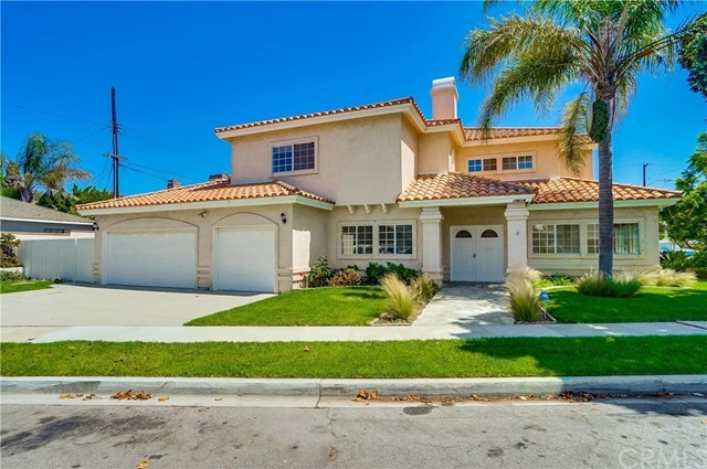 Property Photo: 19614 Darien Place CA 90503