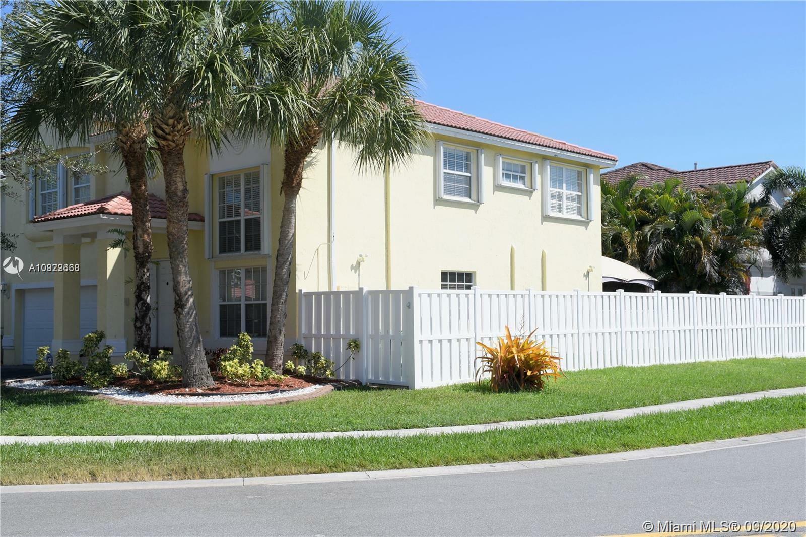 Property Photo:  101 Gables Blvd  FL 33326 