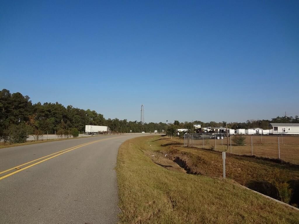 Property Photo:  206 I-59 Service Road  LA 70452 