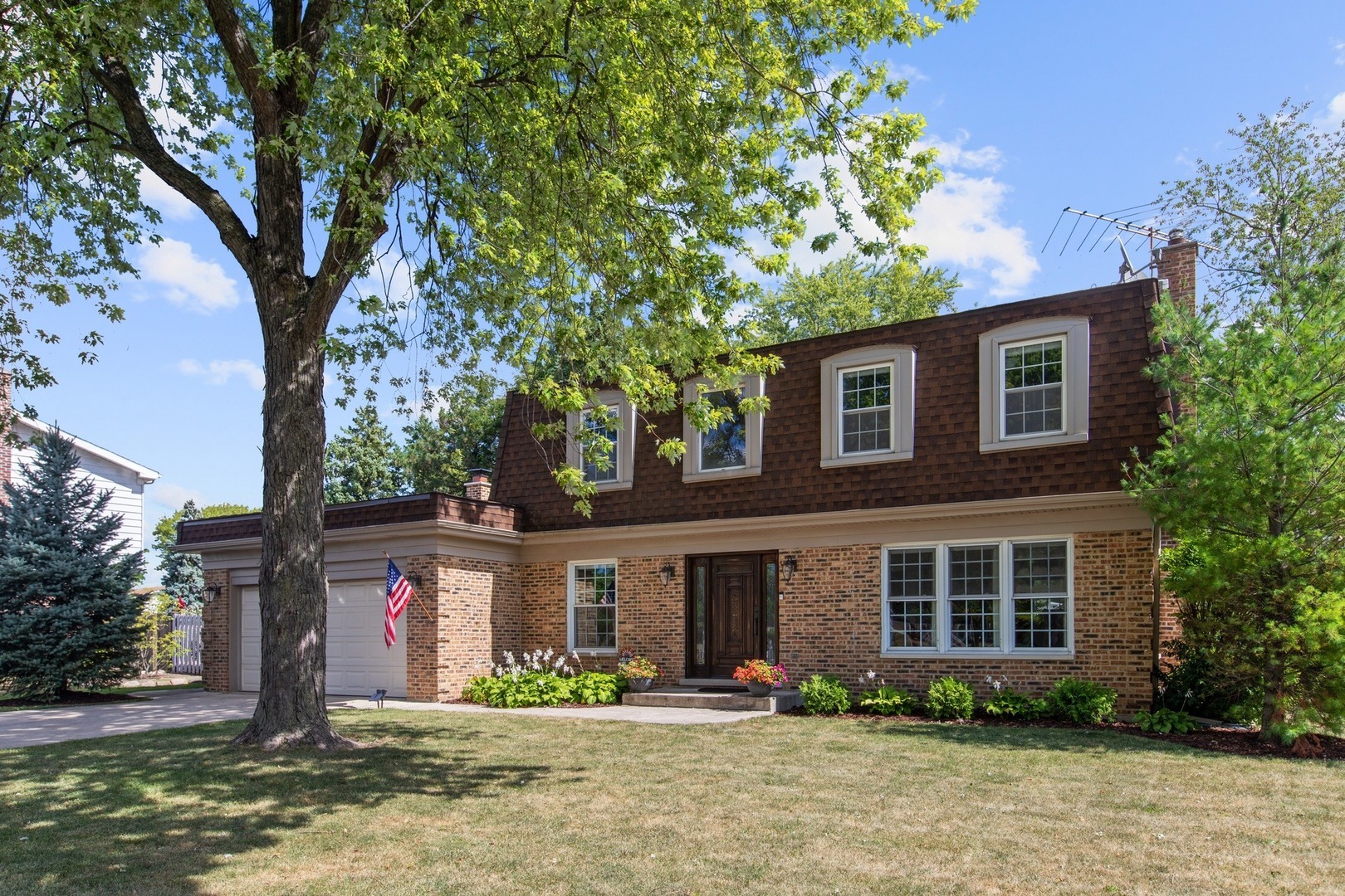 Property Photo:  2325 South Cedar Glen Drive  IL 60005 