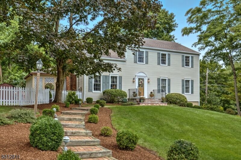 Property Photo:  3 Timber Rock Trl  NJ 07924 
