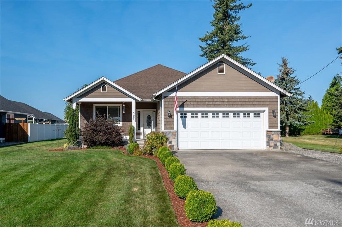 Property Photo:  307 W Second Street  WA 98276 