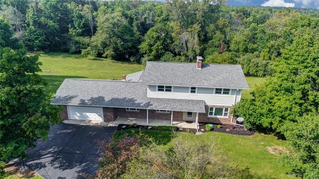 Property Photo: 2607 Cardinal Road OH 45502