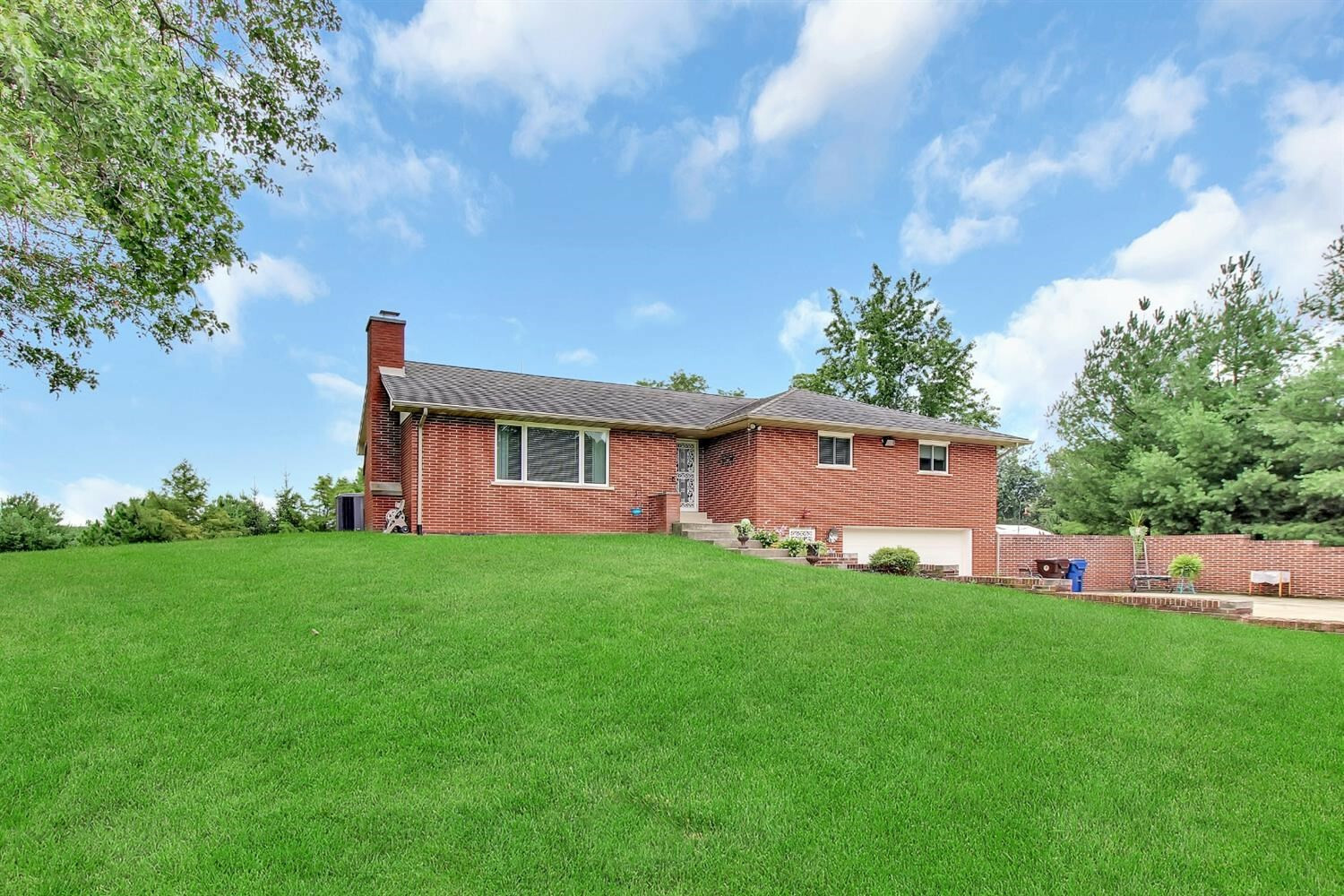 Property Photo: 6817 N 200 IN 46349