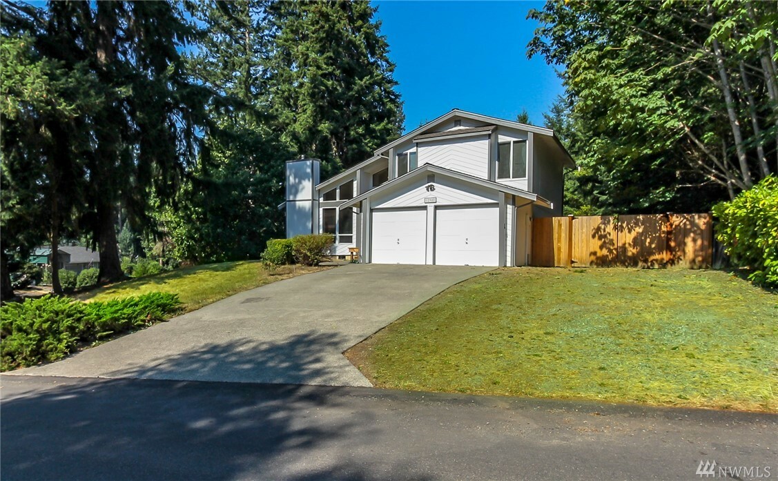 Property Photo: 12908 133rd Ave E WA 98374