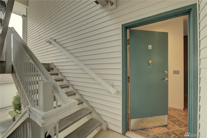 Property Photo: 25235 SE Klahanie Blvd D204 WA 98029