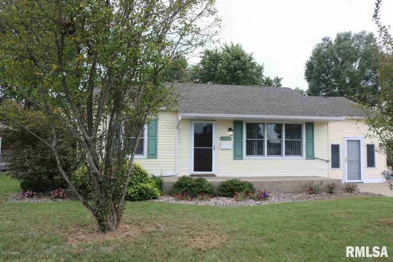 Property Photo: 1703 W Cherry IL 62959