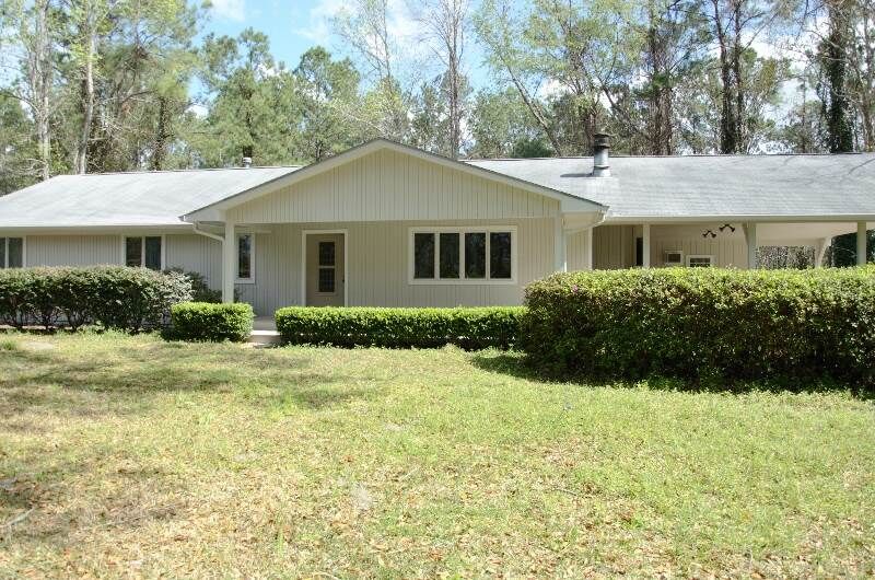 Property Photo: 238 Cardinal Lane FL 32344