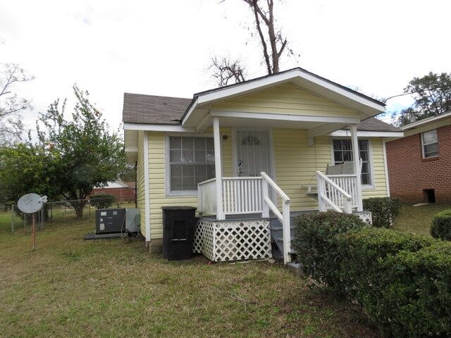 Property Photo: 1949 Holton Street FL 32310