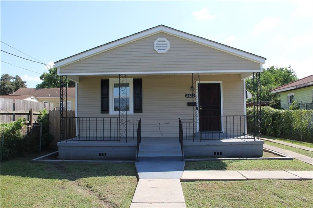 Property Photo: 2522 Frankfort Street LA 70122