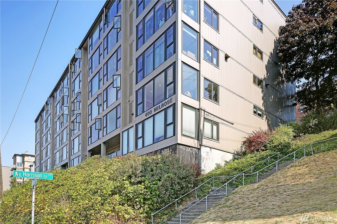 Property Photo:  400 Melrose Ave E 209  WA 98102 