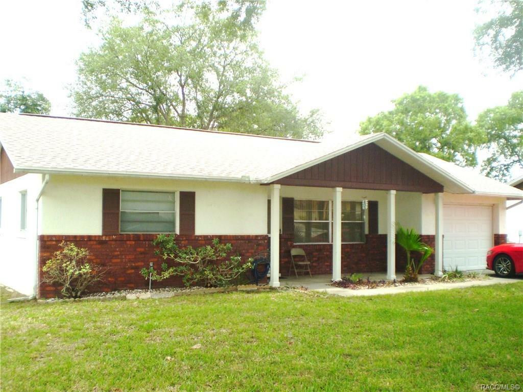 Property Photo:  3135 N Deleon Avenue  FL 34465 