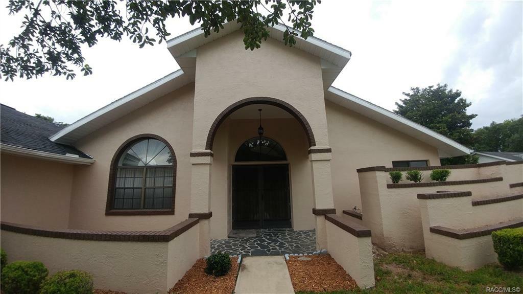 Property Photo:  1660 E Hartford Street  FL 34453 