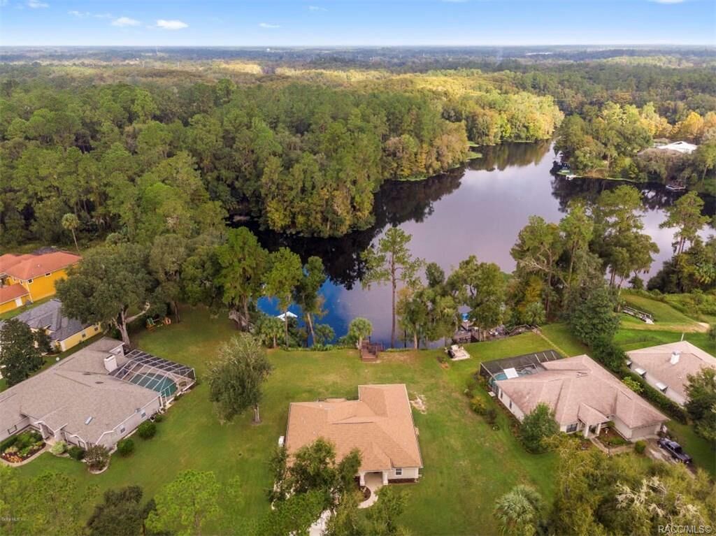 Property Photo: 11800 N Bluff Cove Path FL 34434