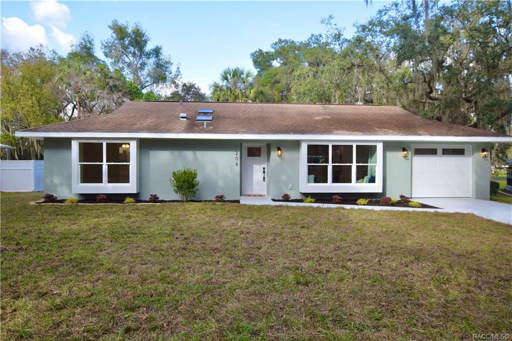 Property Photo:  208 Deer Run Road  FL 34453 