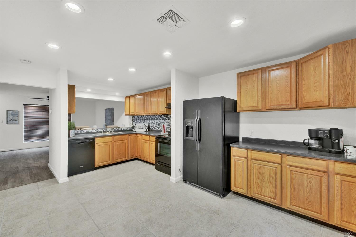 Property Photo:  490 Edgewood Drive 25  CA 95688 